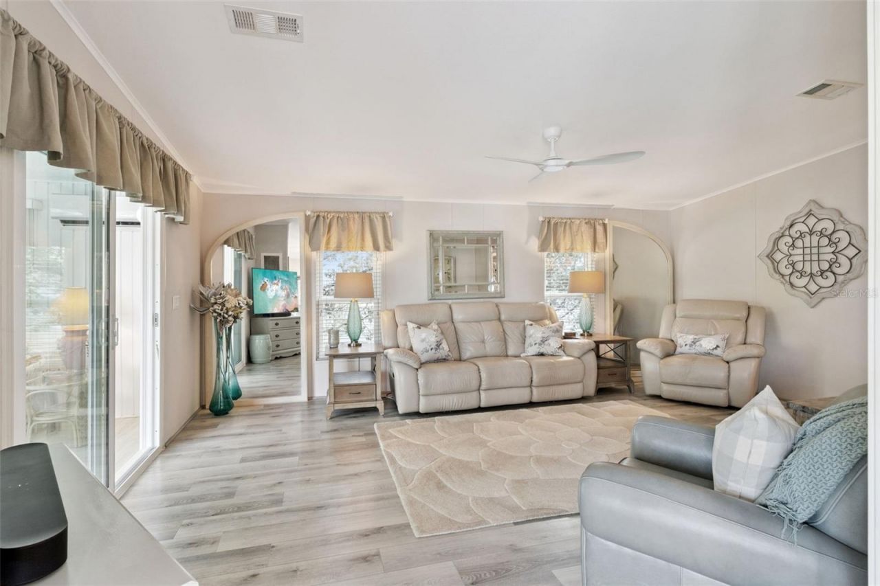 8568 Breeze Hill Drive , Lake Wales, FL 33898 Photo