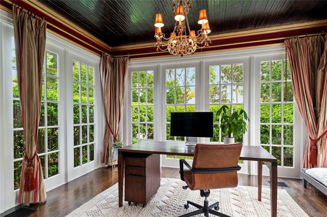 705 Delaney Avenue, Orlando, FL 32801 Photo