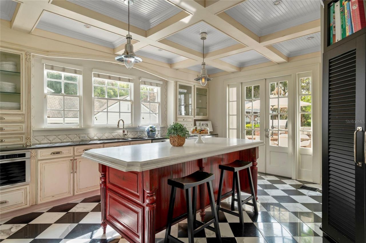 705 Delaney Avenue, Orlando, FL 32801 Photo