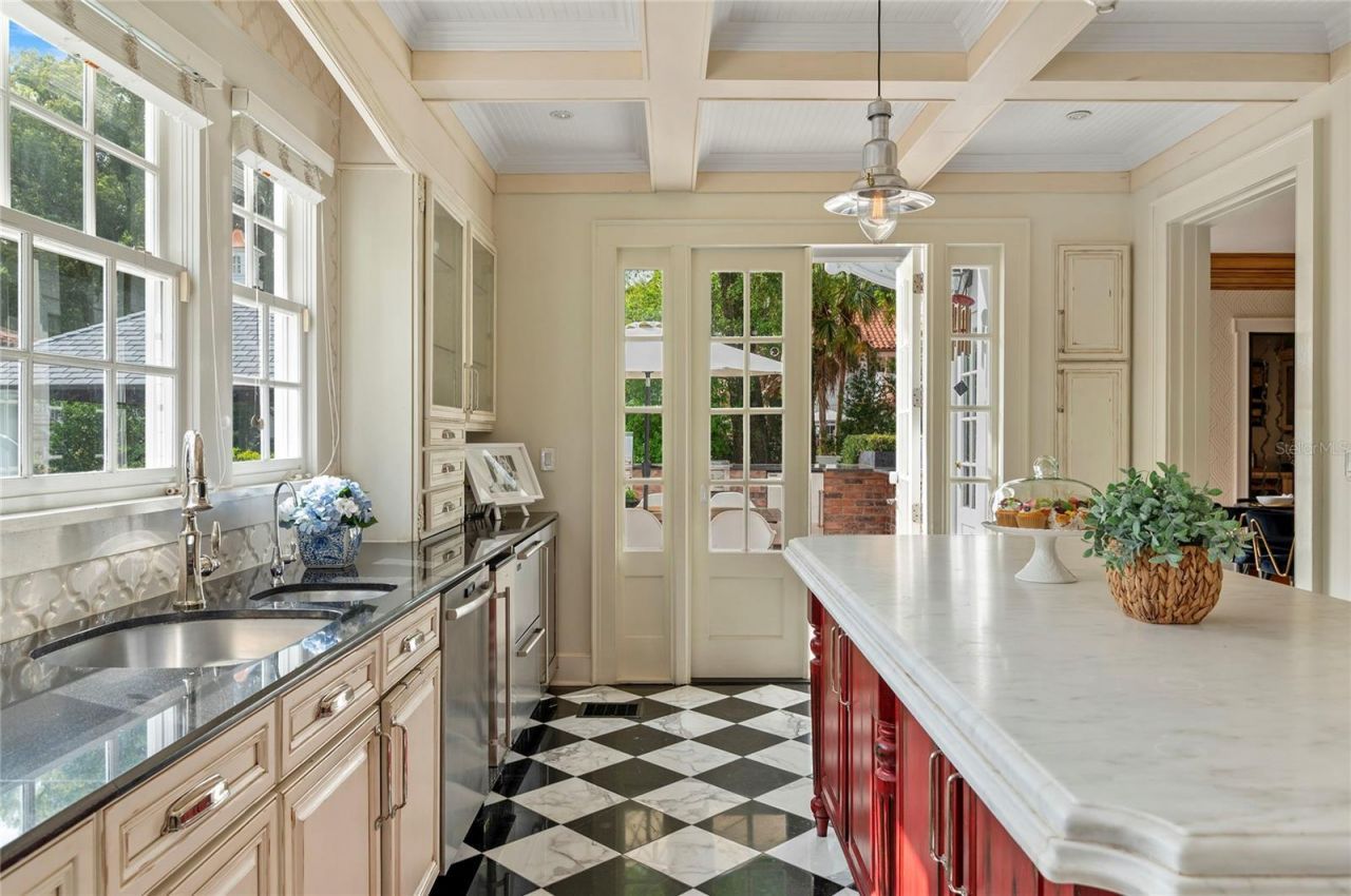 705 Delaney Avenue, Orlando, FL 32801 Photo