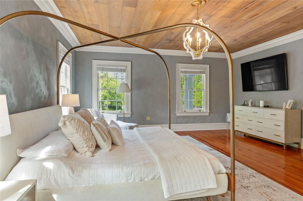 705 Delaney Avenue, Orlando, FL 32801 Photo