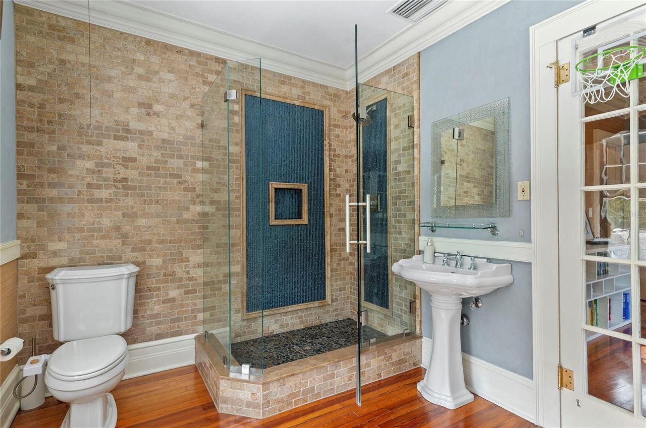 705 Delaney Avenue, Orlando, FL 32801 Photo