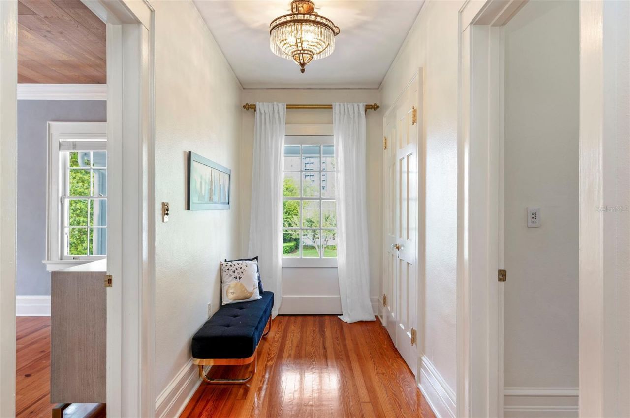 705 Delaney Avenue, Orlando, FL 32801 Photo