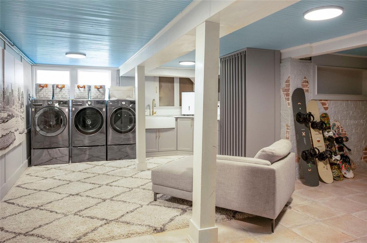 705 Delaney Avenue, Orlando, FL 32801 Photo