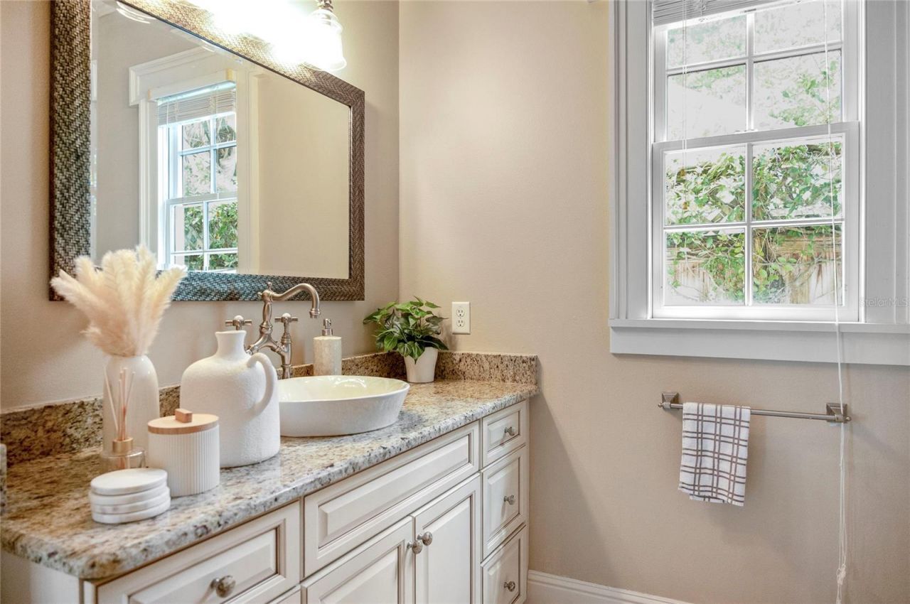 705 Delaney Avenue, Orlando, FL 32801 Photo