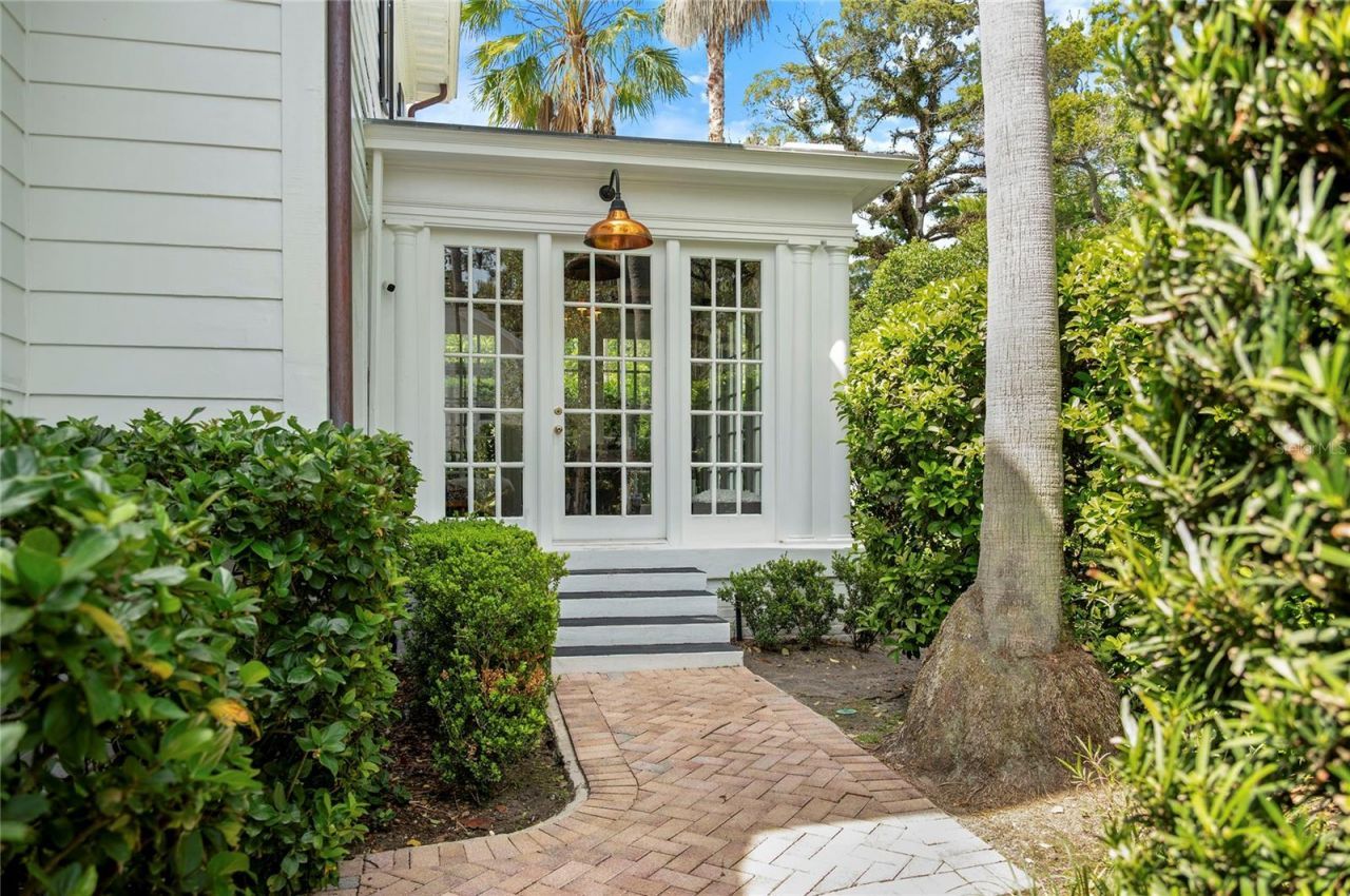 705 Delaney Avenue, Orlando, FL 32801 Photo