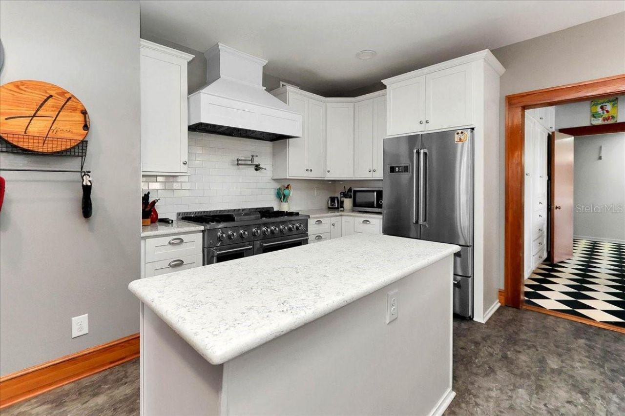 405 Lakeshore Drive, Leesburg, FL 34748 Photo