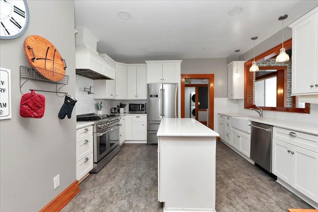 405 Lakeshore Drive, Leesburg, FL 34748 Photo