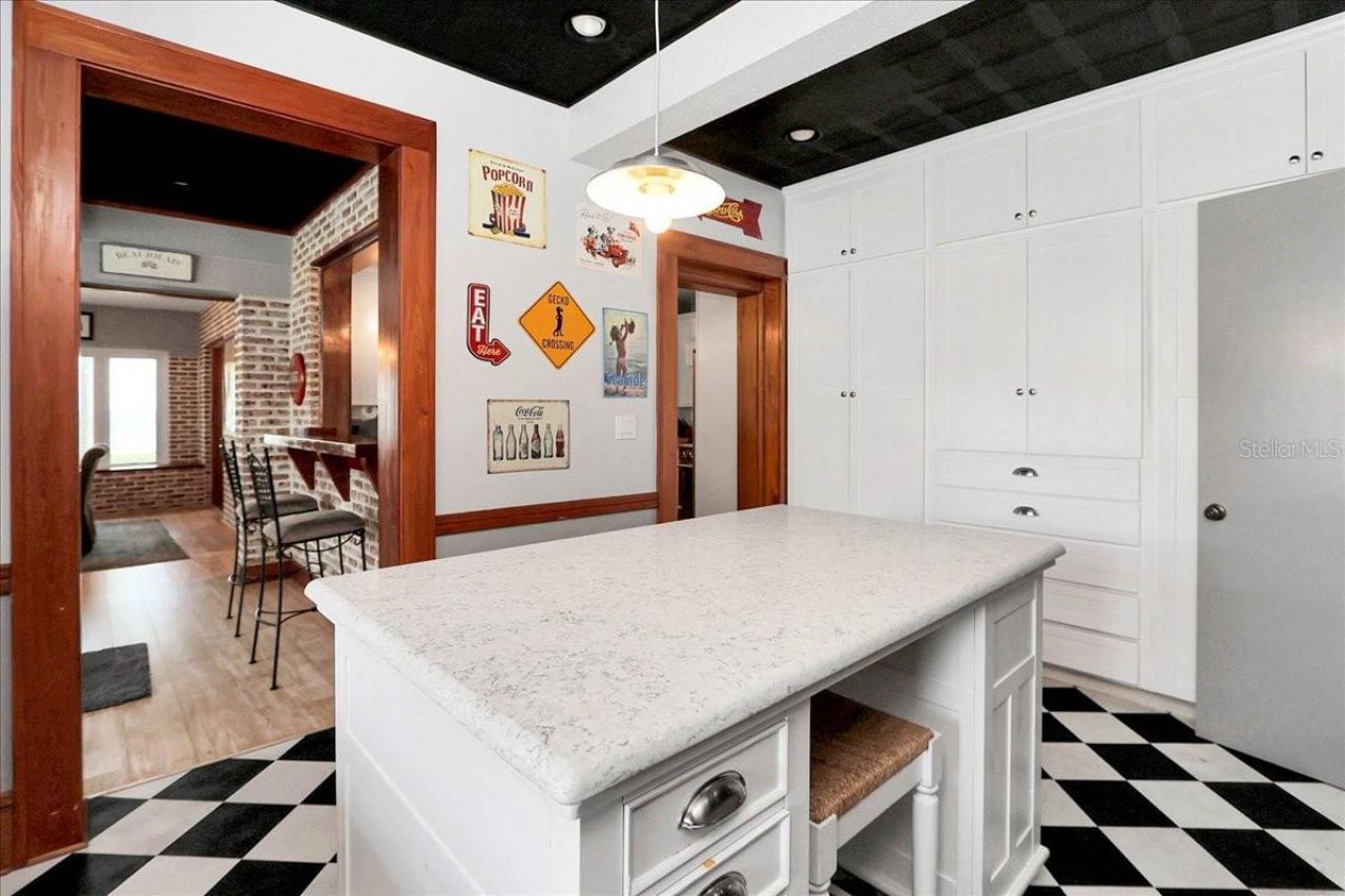 405 Lakeshore Drive, Leesburg, FL 34748 Photo