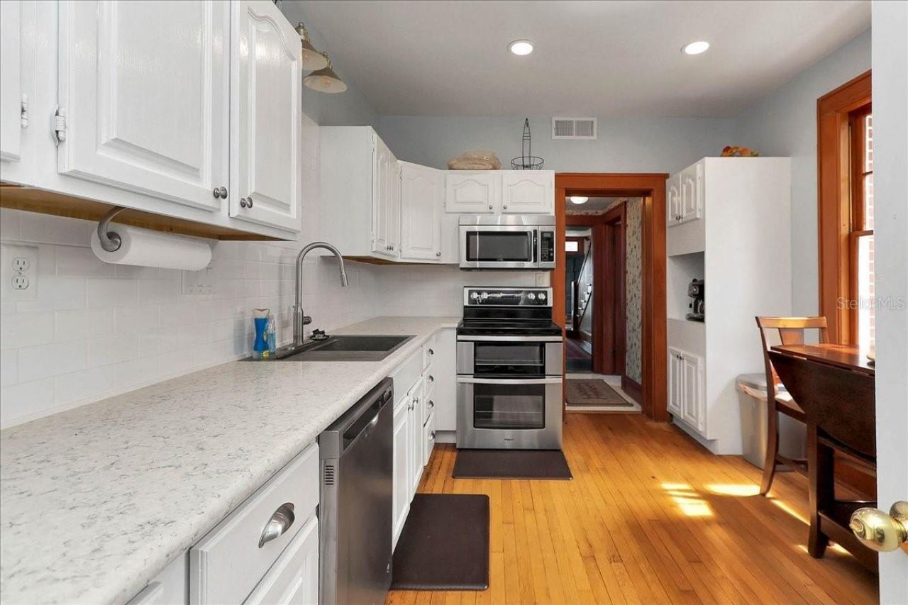 405 Lakeshore Drive, Leesburg, FL 34748 Photo