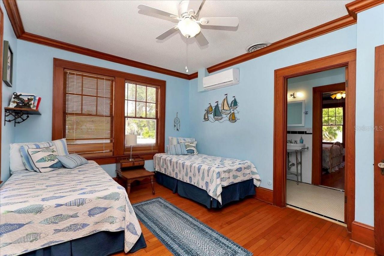 405 Lakeshore Drive, Leesburg, FL 34748 Photo