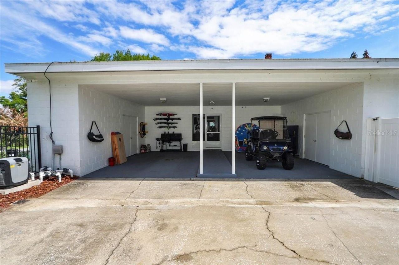 405 Lakeshore Drive, Leesburg, FL 34748 Photo