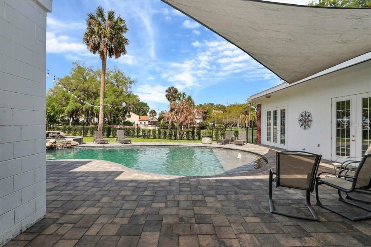 405 Lakeshore Drive, Leesburg, FL 34748 Photo