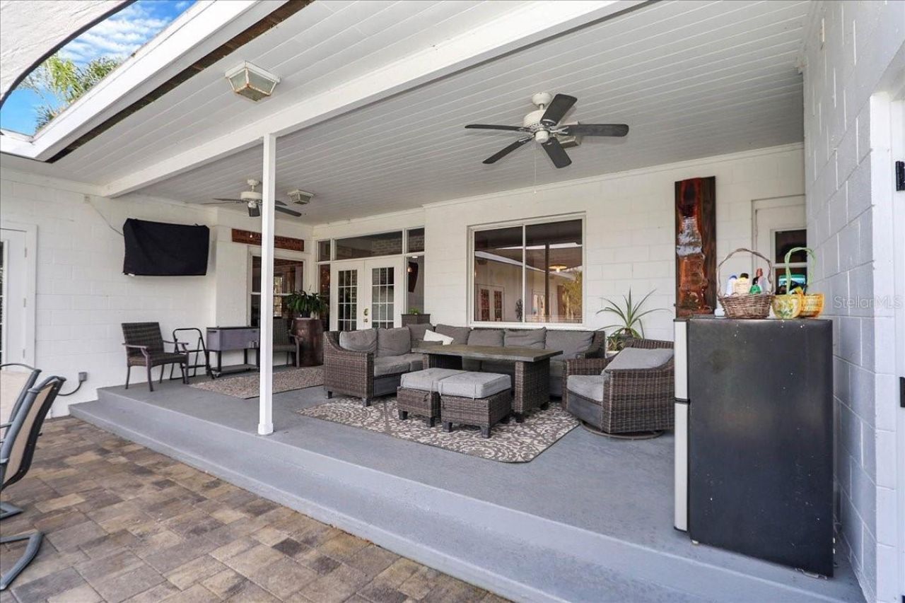 405 Lakeshore Drive, Leesburg, FL 34748 Photo