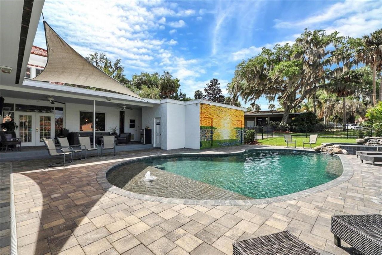 405 Lakeshore Drive, Leesburg, FL 34748 Photo