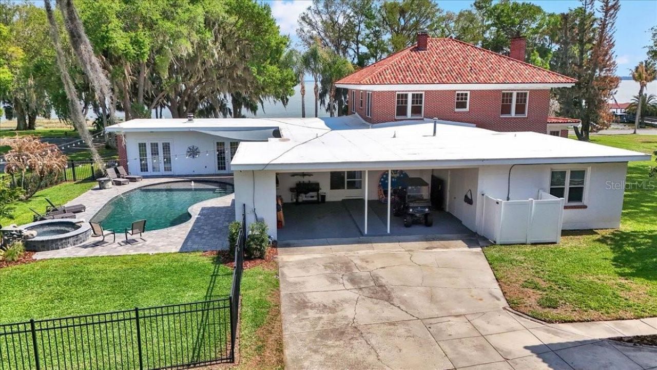 405 Lakeshore Drive, Leesburg, FL 34748 Photo