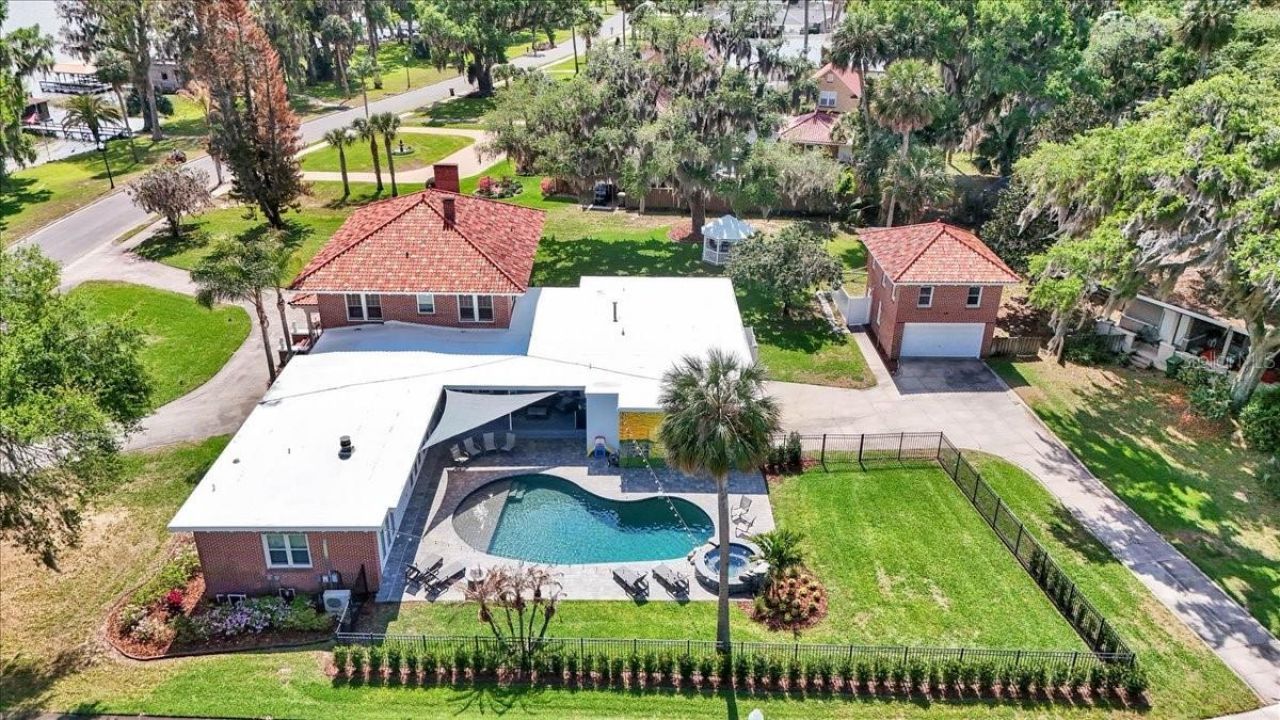 405 Lakeshore Drive, Leesburg, FL 34748 Photo