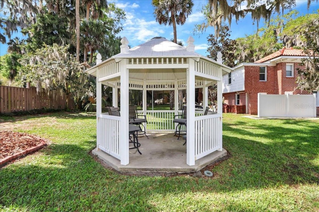 405 Lakeshore Drive, Leesburg, FL 34748 Photo