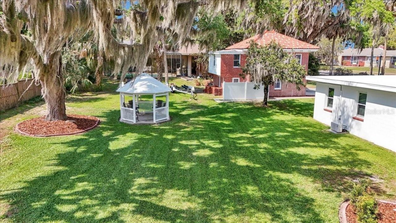 405 Lakeshore Drive, Leesburg, FL 34748 Photo