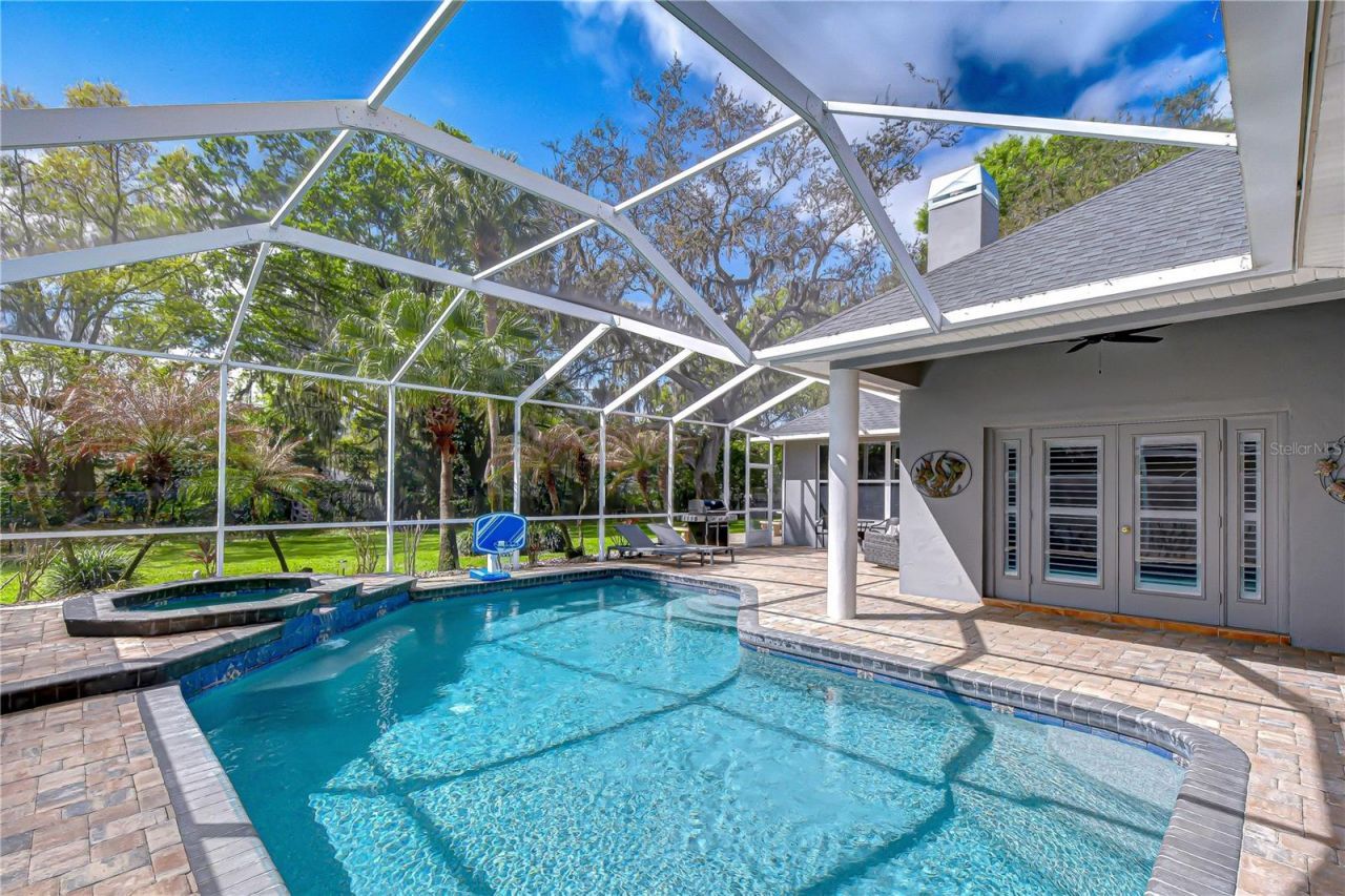 5104 Sylvan Oaks Drive , Valrico, FL 33596 Photo