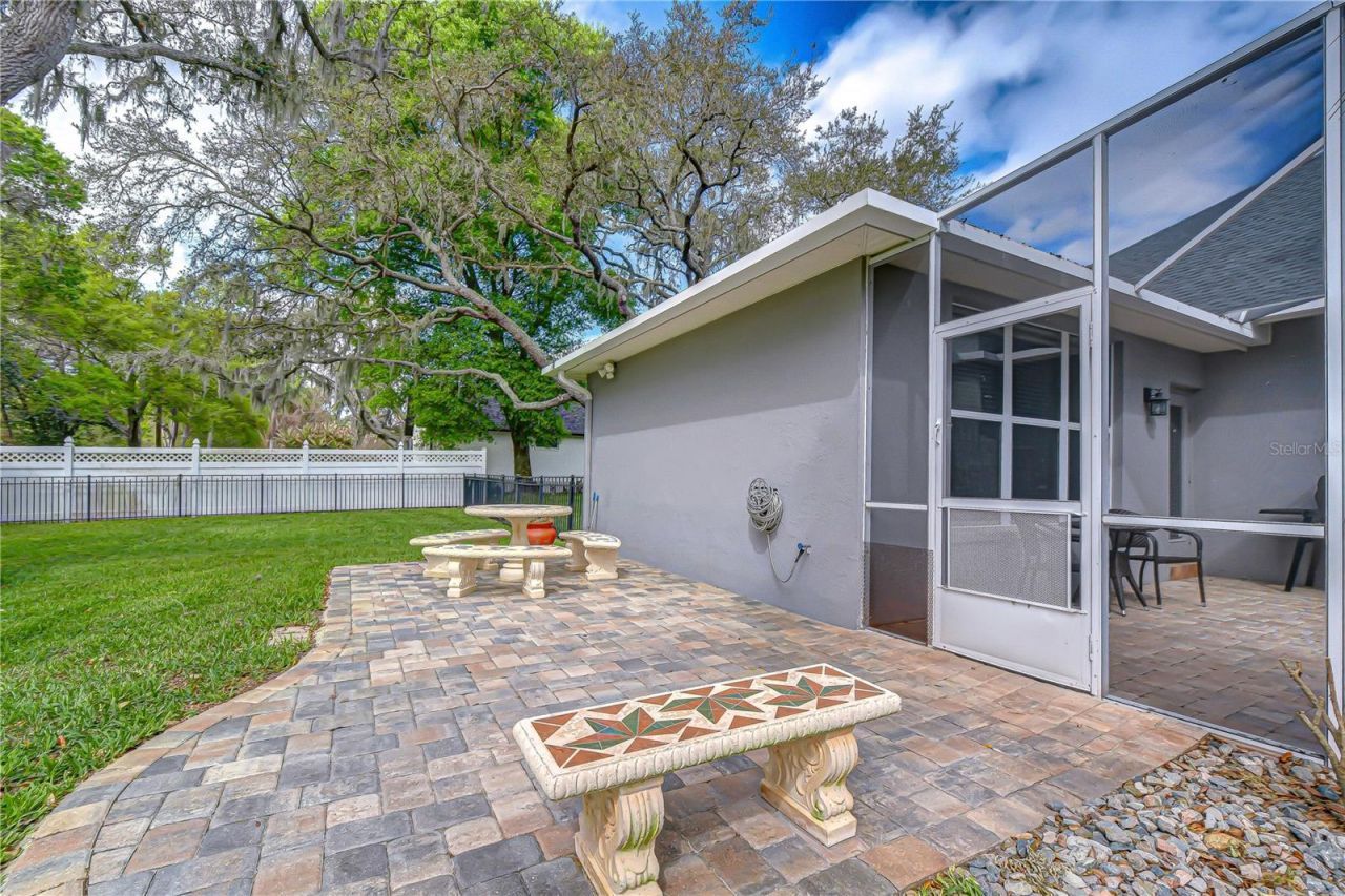 5104 Sylvan Oaks Drive , Valrico, FL 33596 Photo