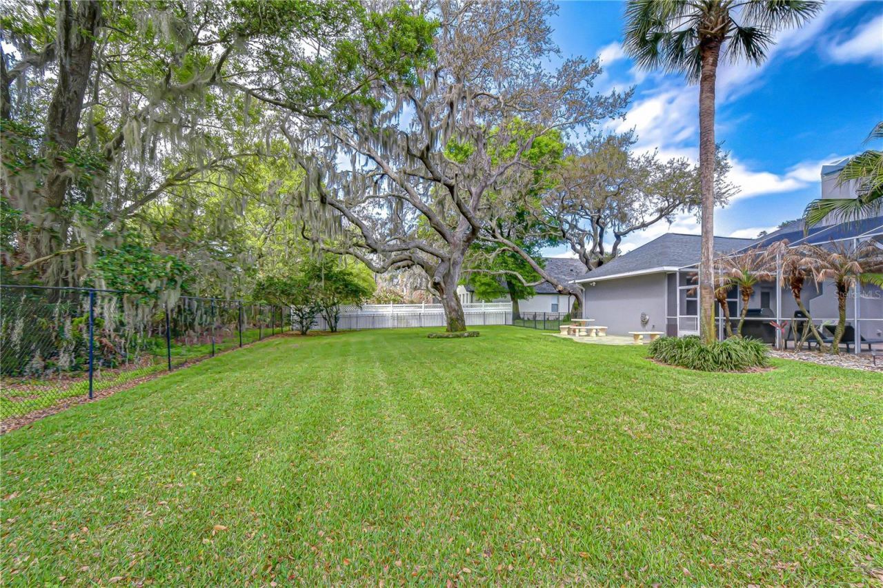 5104 Sylvan Oaks Drive , Valrico, FL 33596 Photo