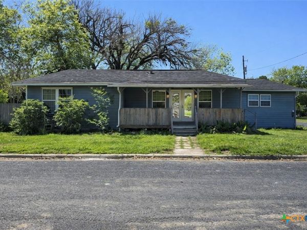 2001 E Forrest Street , Victoria, TX 77901