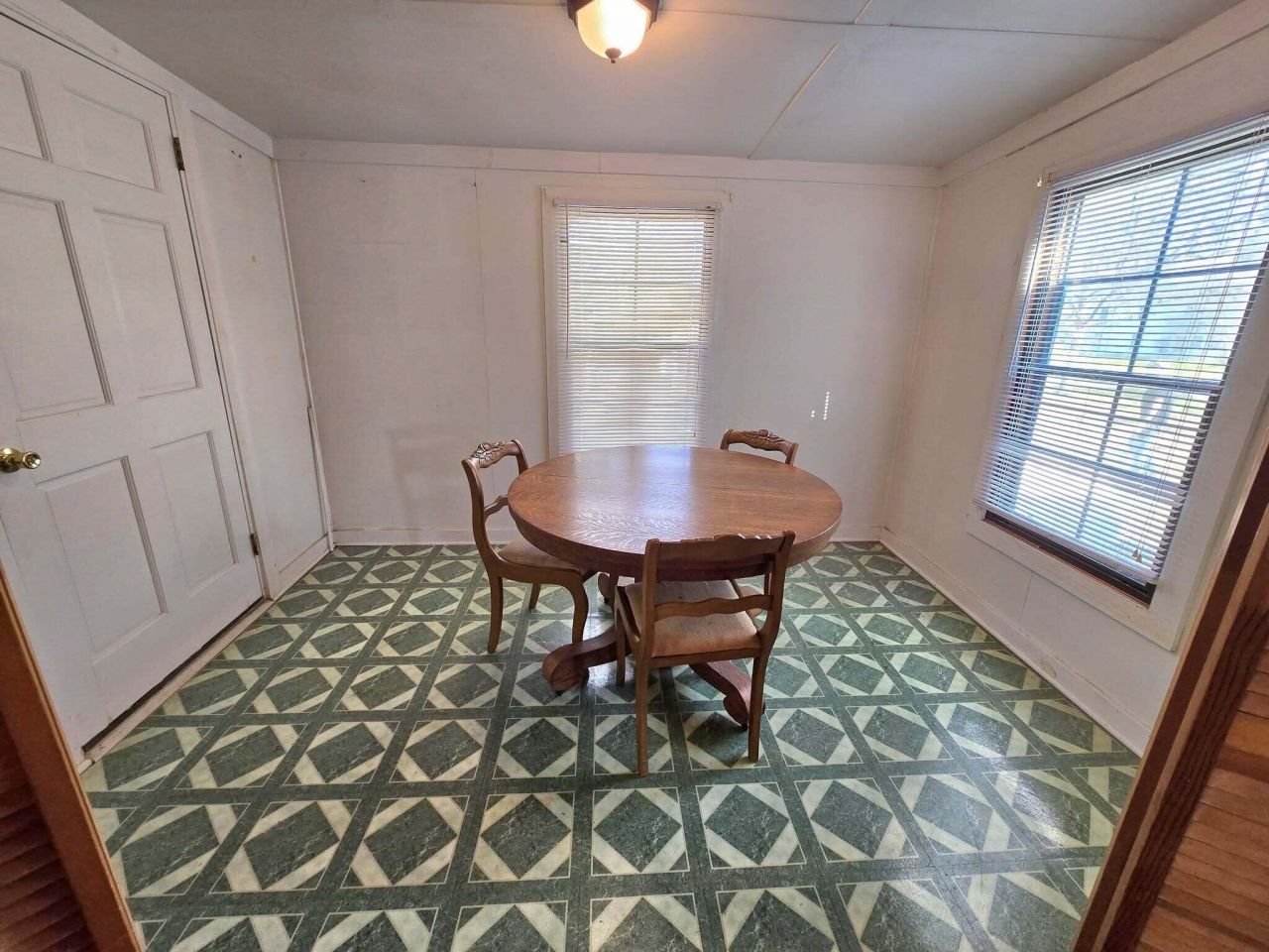 8510 Lodge Highway Photo 13