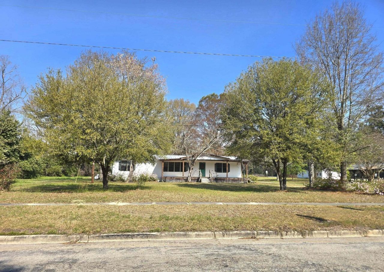 8510 Lodge Highway Photo 2