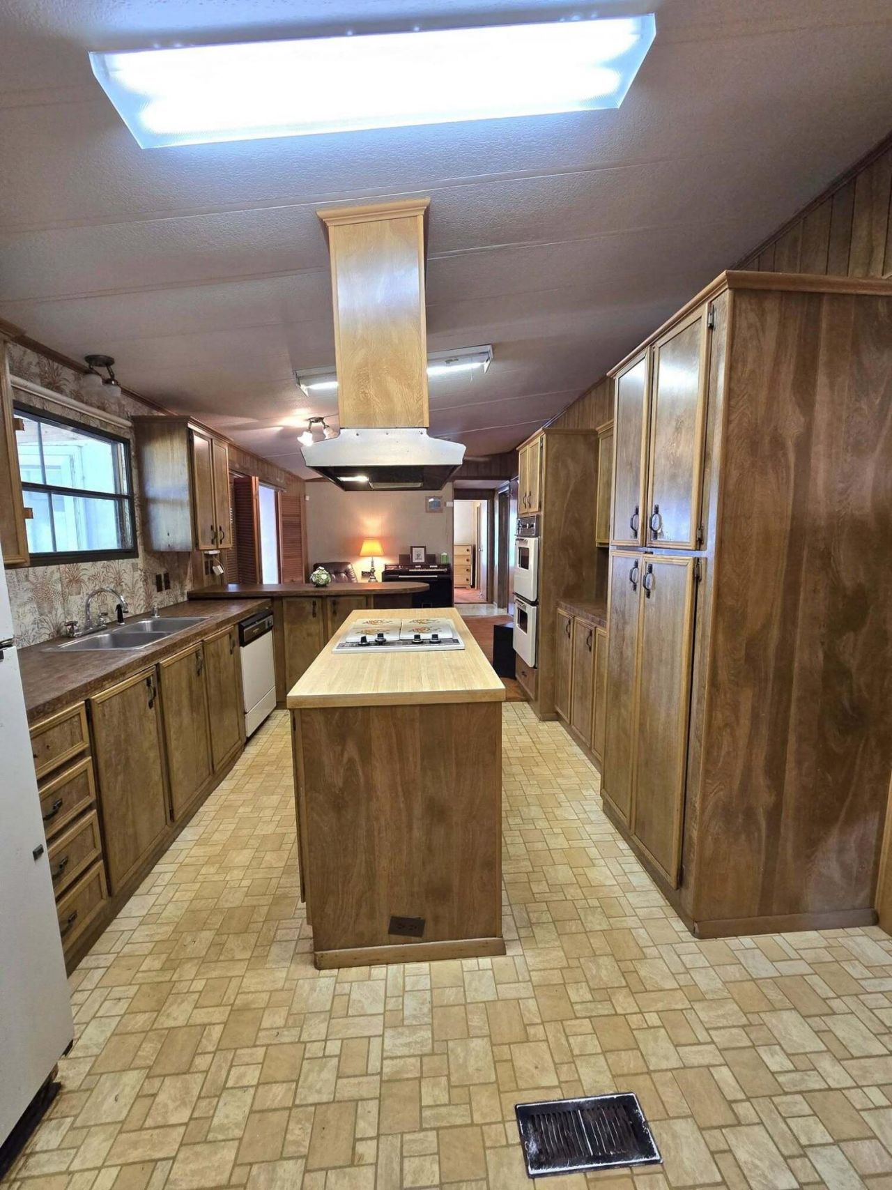 8510 Lodge Highway Photo 20