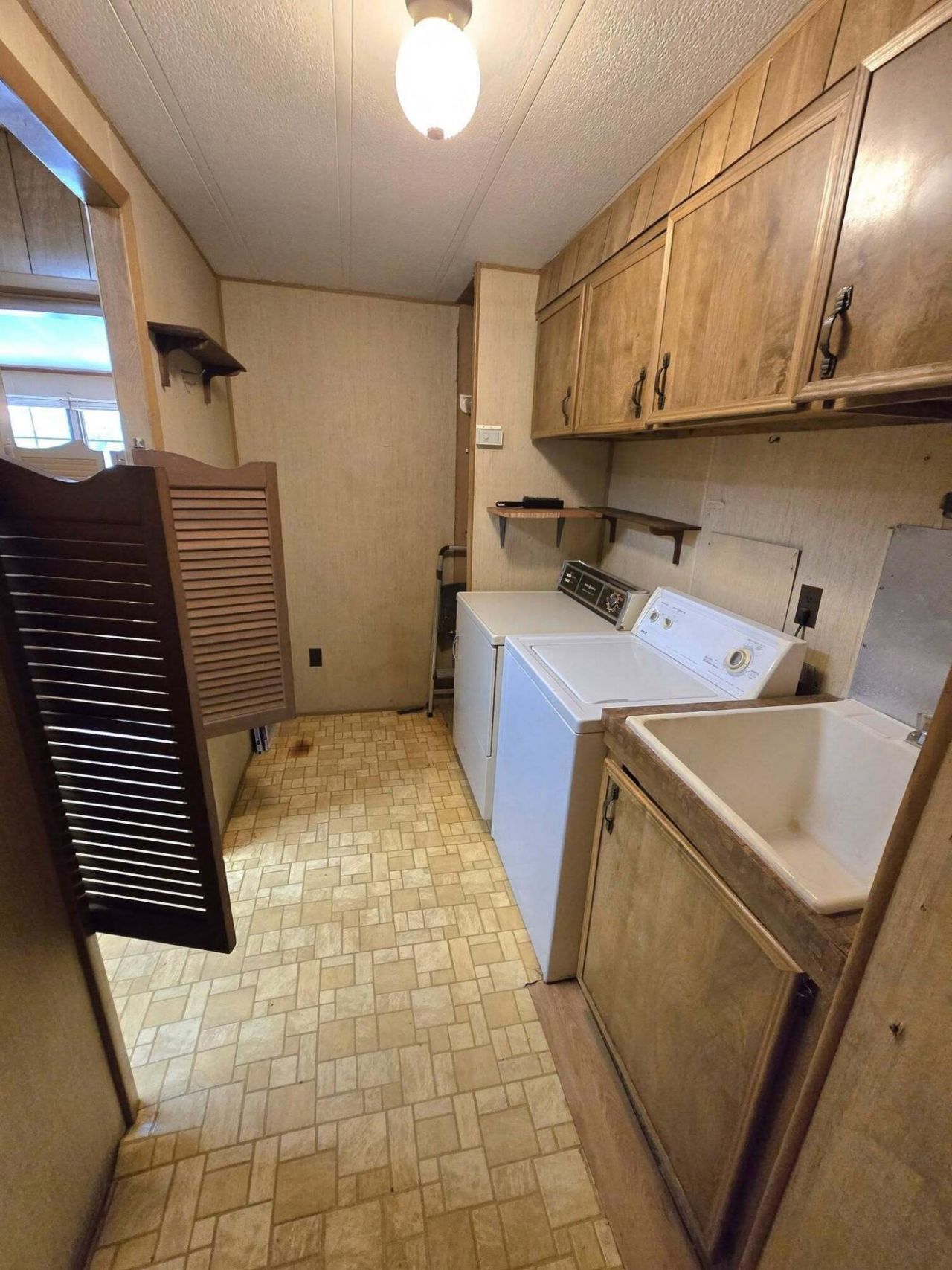 8510 Lodge Highway Photo 21