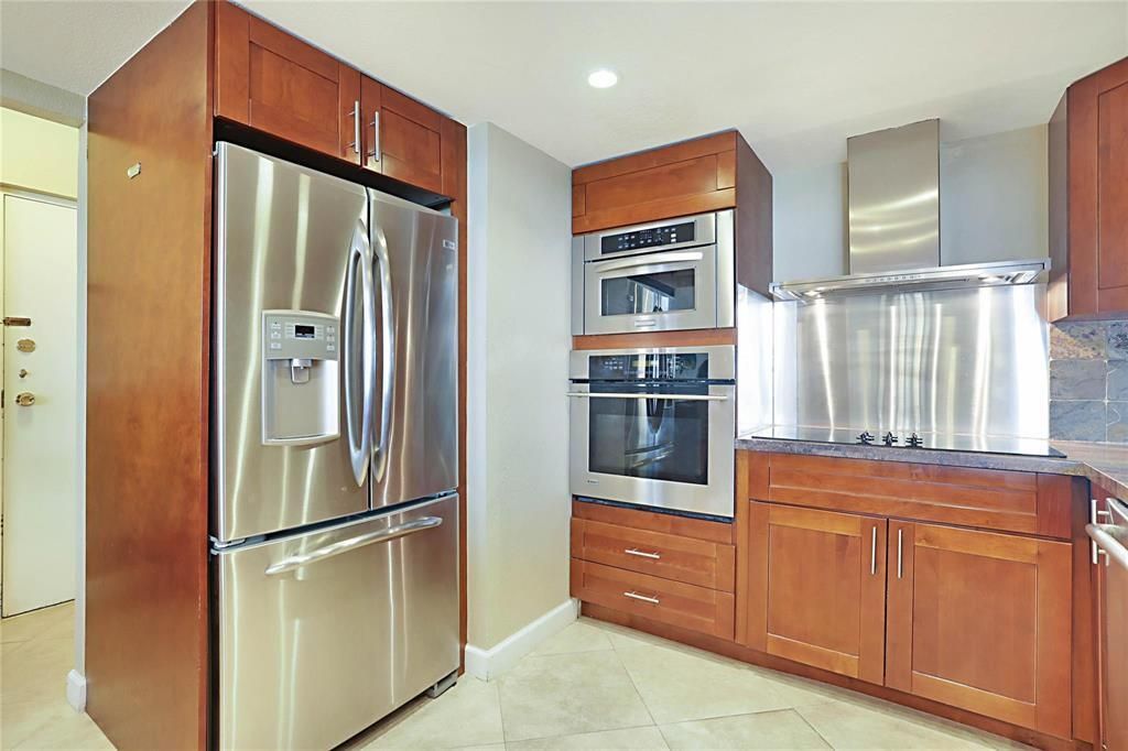 2800 N Ocean Drive, Unit B-9d, Singer Island, FL 33404 Photo