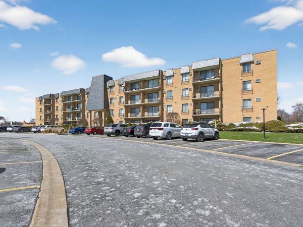 931 W Arquilla Drive , Unit 415, Glenwood, IL 60425