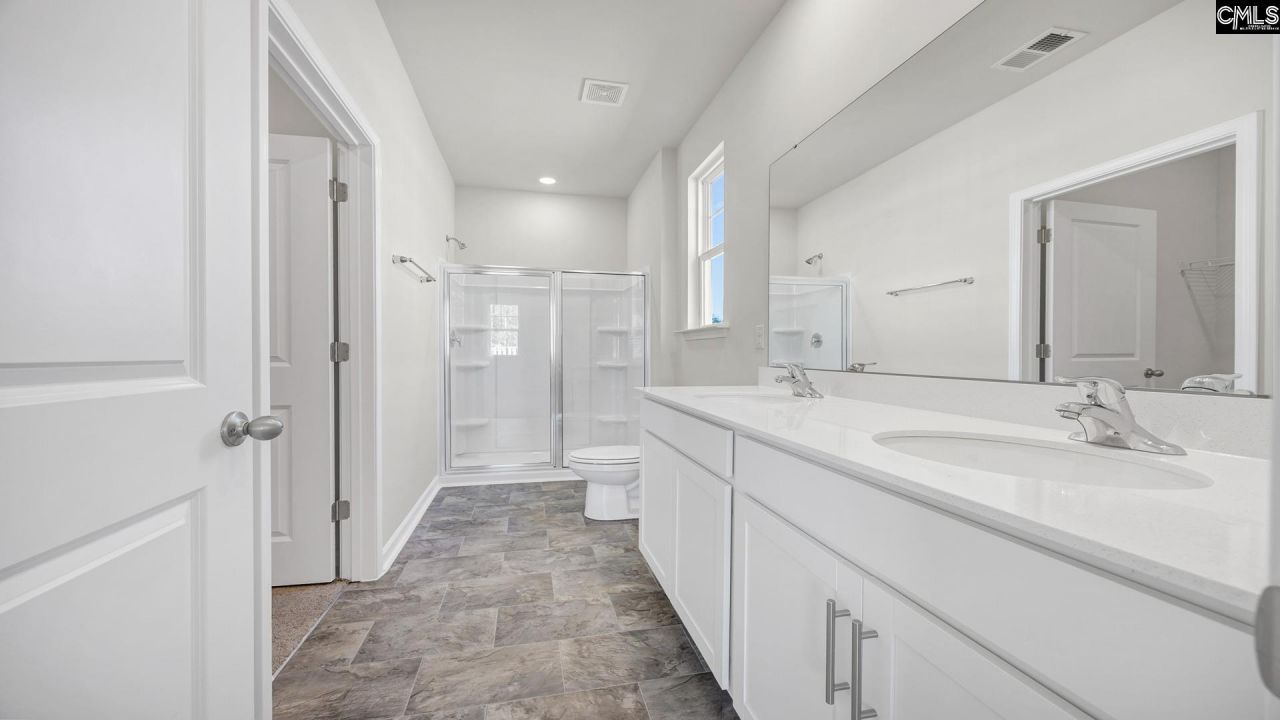 437 Leathertree Lane Photo 16