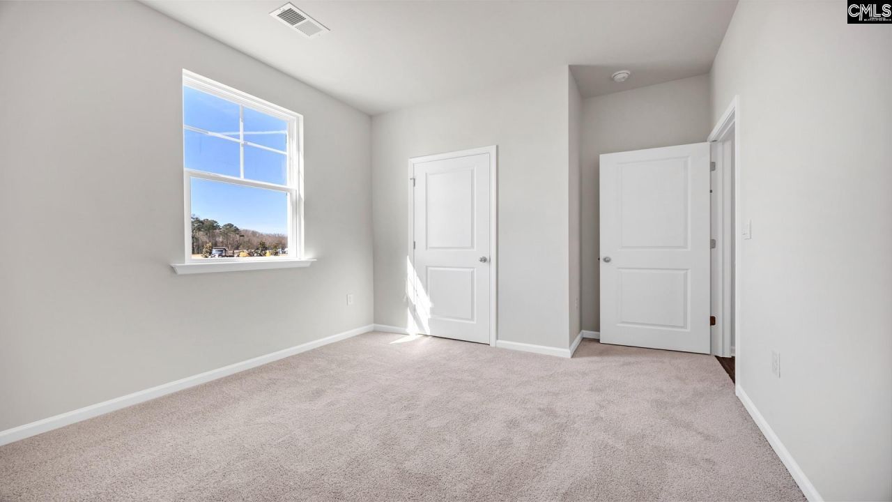 437 Leathertree Lane Photo 25