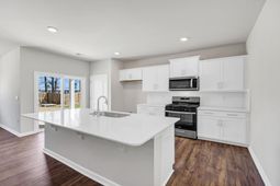 437 Leathertree Lane photo 4