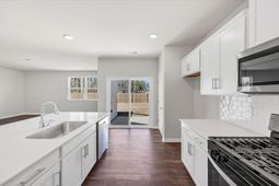 437 Leathertree Lane photo 4