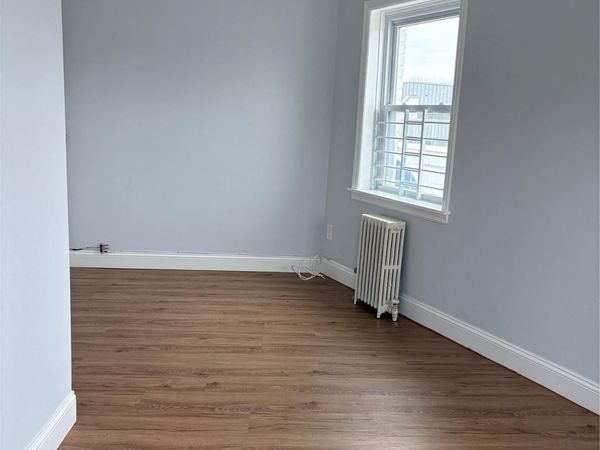 270-01 Hillside Avenue, Unit 2F, Floral Park, NY 11004