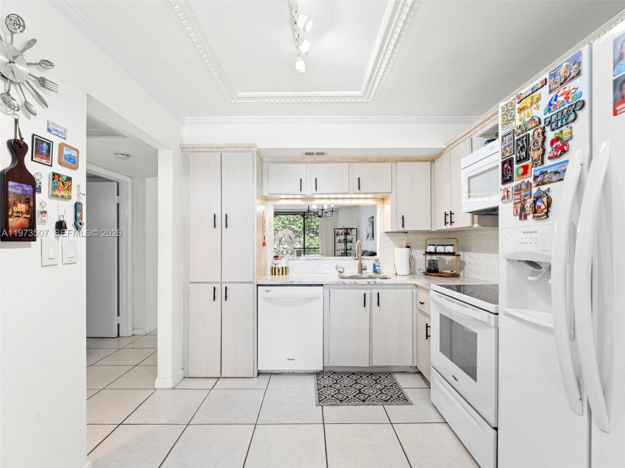 901 Colony Point Circle , Unit 304, Pembroke Pines, FL 33026 Photo