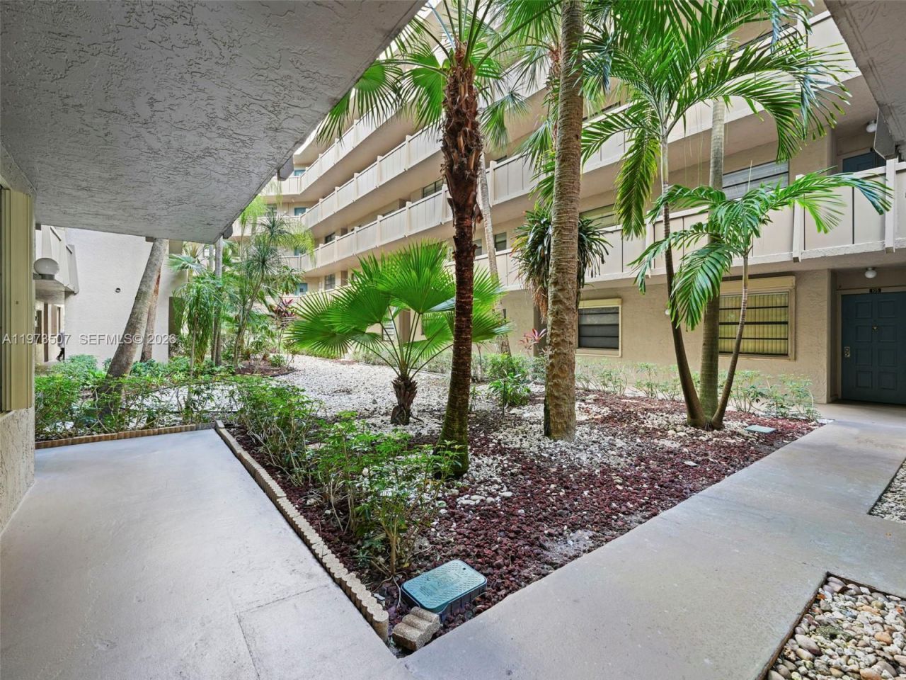 901 Colony Point Circle , Unit 304, Pembroke Pines, FL 33026 Photo