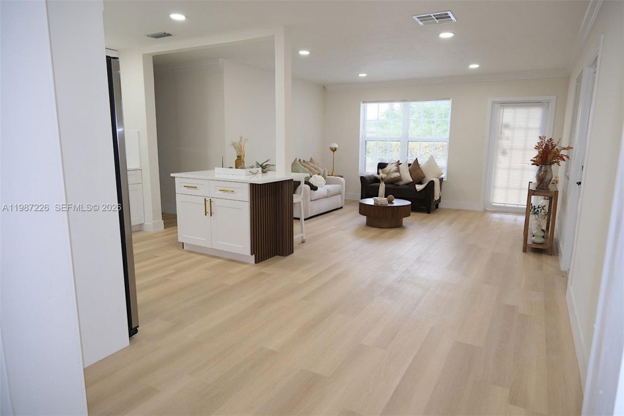 1084 SW 4th Ave, Pompano Beach, FL 33060 Photo