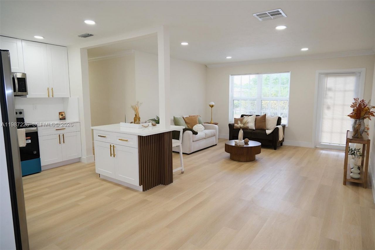 1084 SW 4th Ave , Pompano Beach, FL 33060 Photo