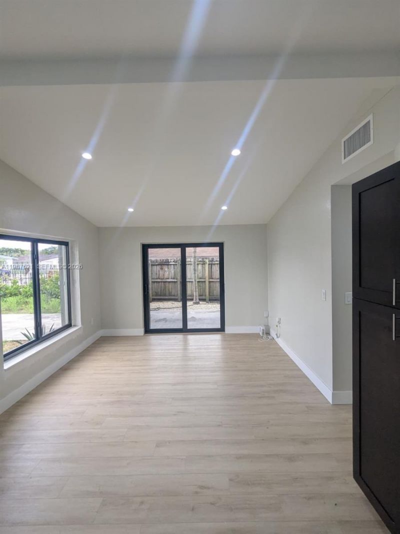 630 SE 3rd Pl , Hialeah, FL 33010 Photo