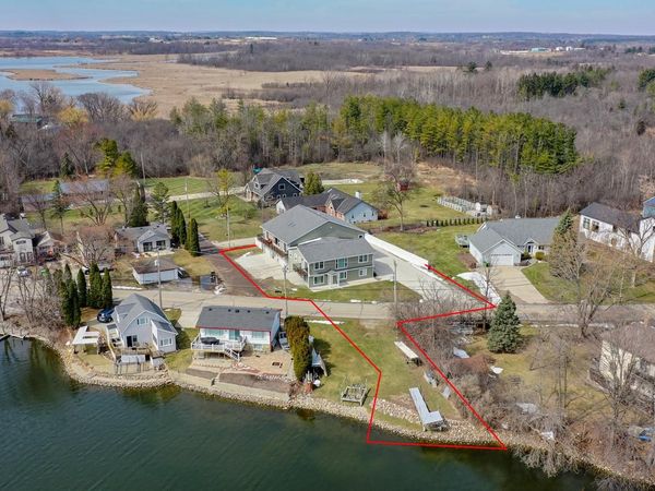 7134 N Tichigan ROAD, Waterford, WI 53185