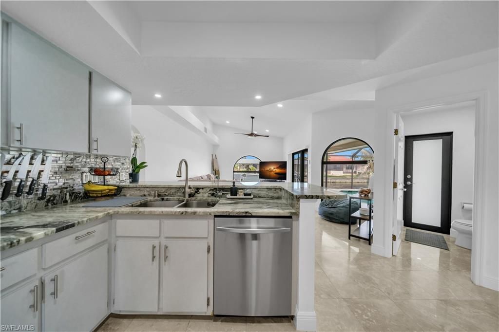 2909 SW 38th Ter , Cape Coral, FL 33914 Photo