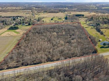 Gladdis Street SW, Massillon, OH 44647