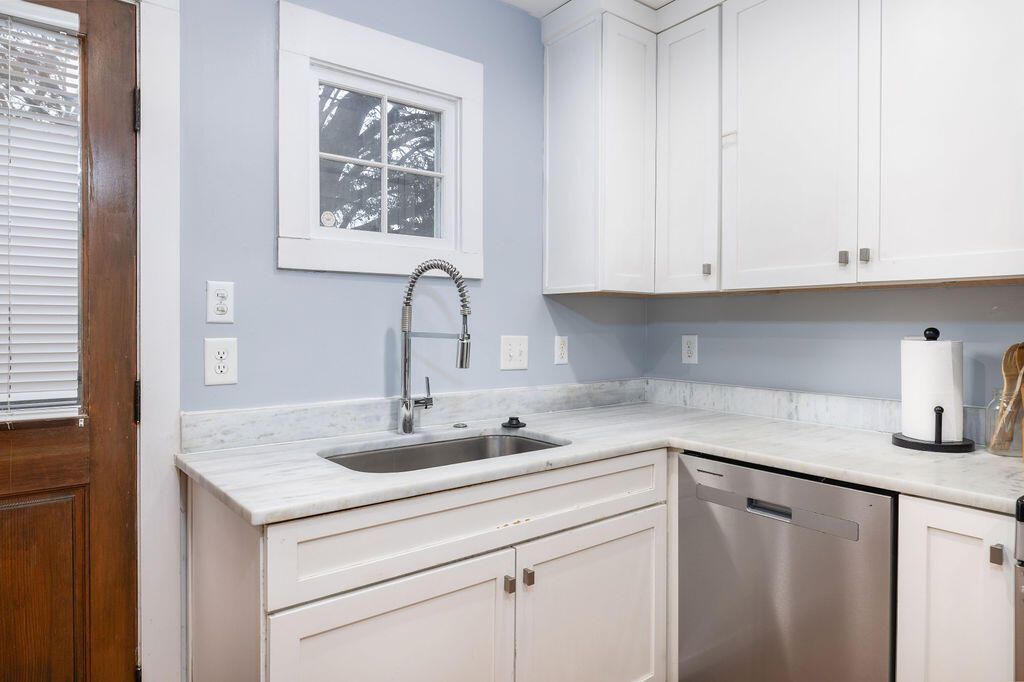 381 Sumter Street Photo 12