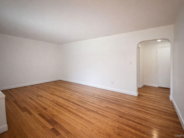 260-11 Langstone Avenue, Unit GV118E5-1, Glen Oaks, NY 11004