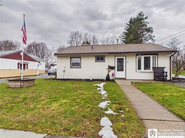 14 Plymouth Avenue, Franklinville, NY 14737