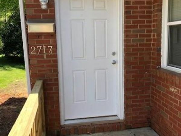 2717 Columbus Circle , Charlotte, NC 28208